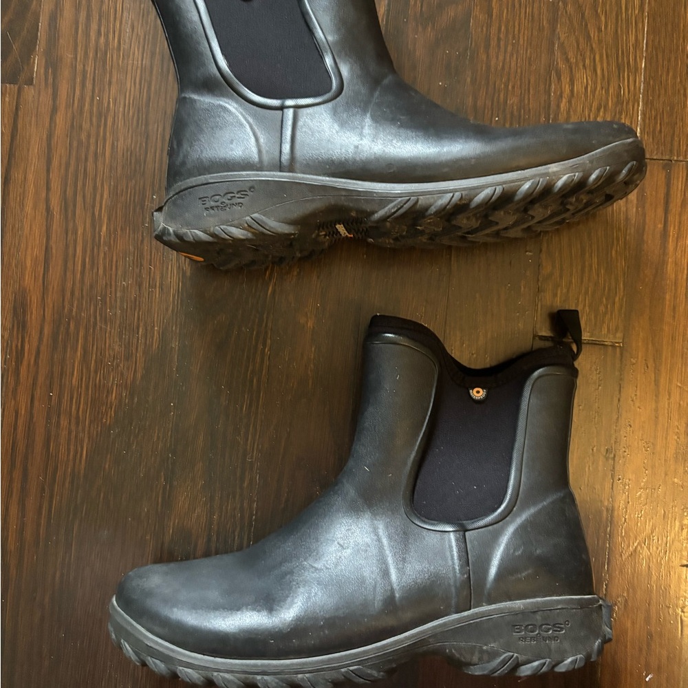 Bogs Unisex Black Chelsea Waterproof Short Rain Boots